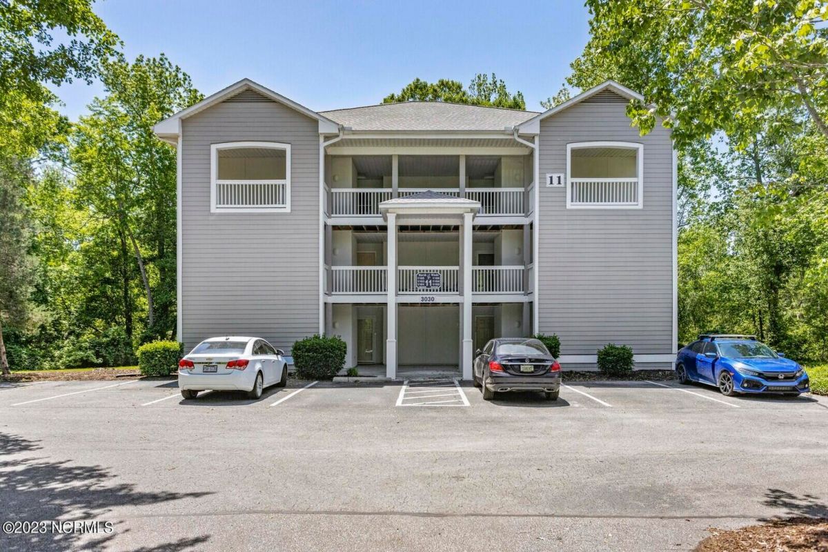 3030 Marsh Winds Circle