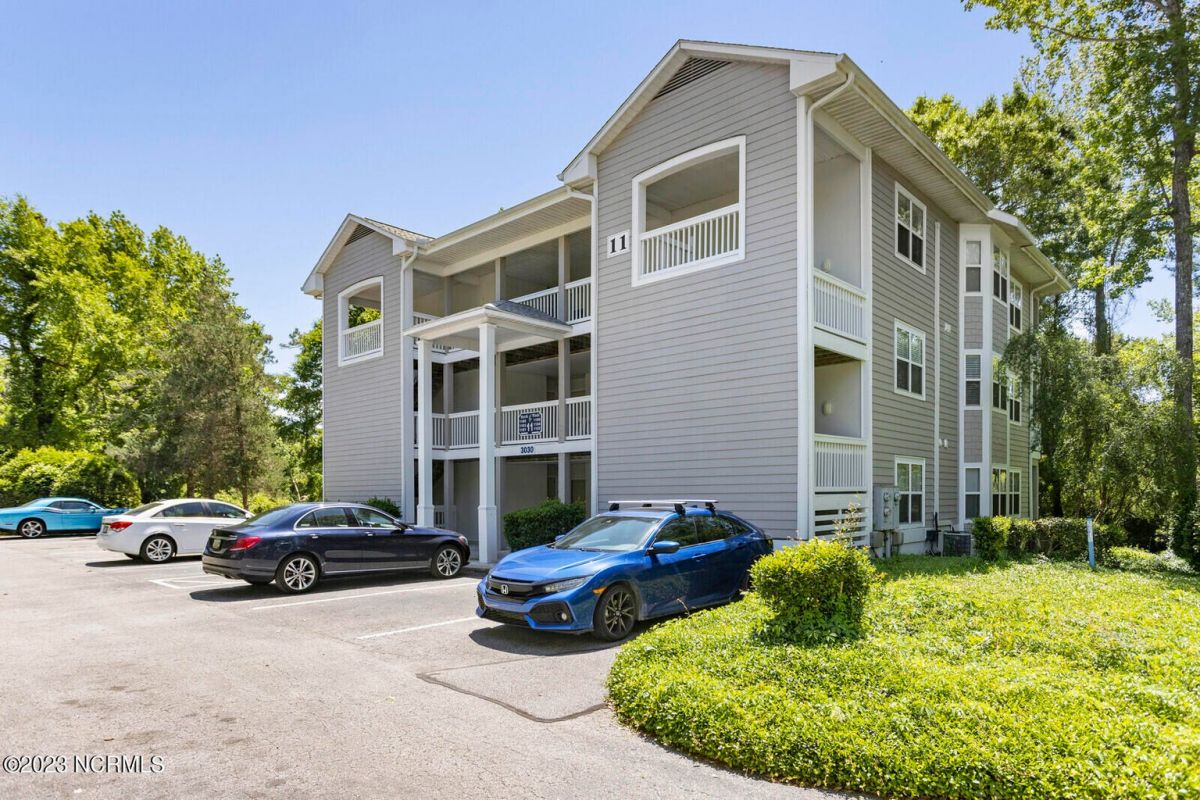 3030 Marsh Winds Circle