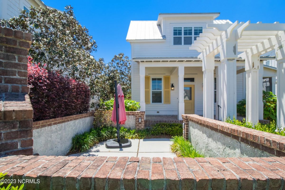 807 Meadowsweet Lane