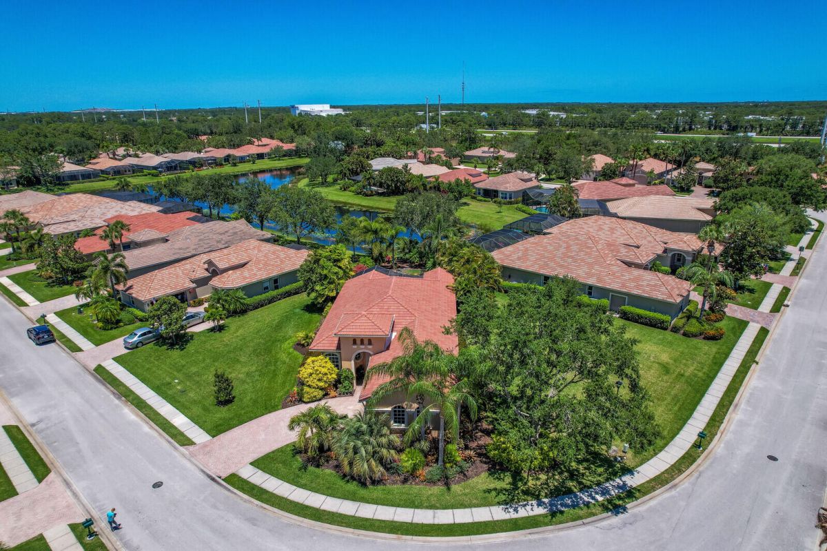 9149 Pumpkin Ridge Road