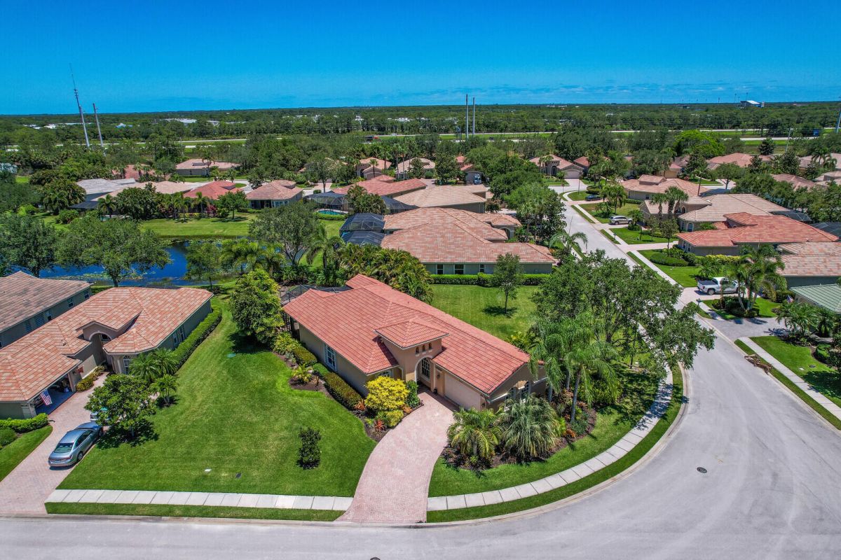 9149 Pumpkin Ridge Road