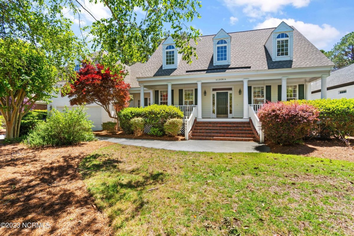 2911 Trailwood Drive