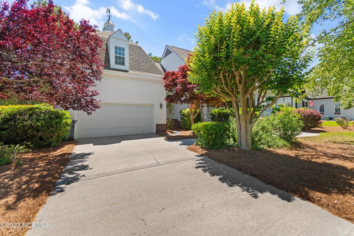 2911 Trailwood Drive