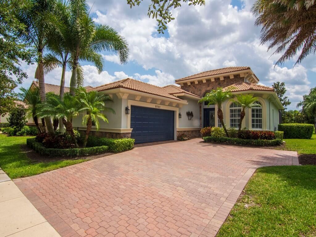 9763 Nuova Way