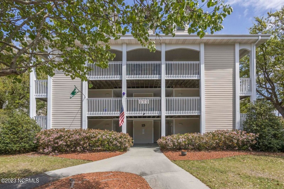 3350 Club Villa Drive