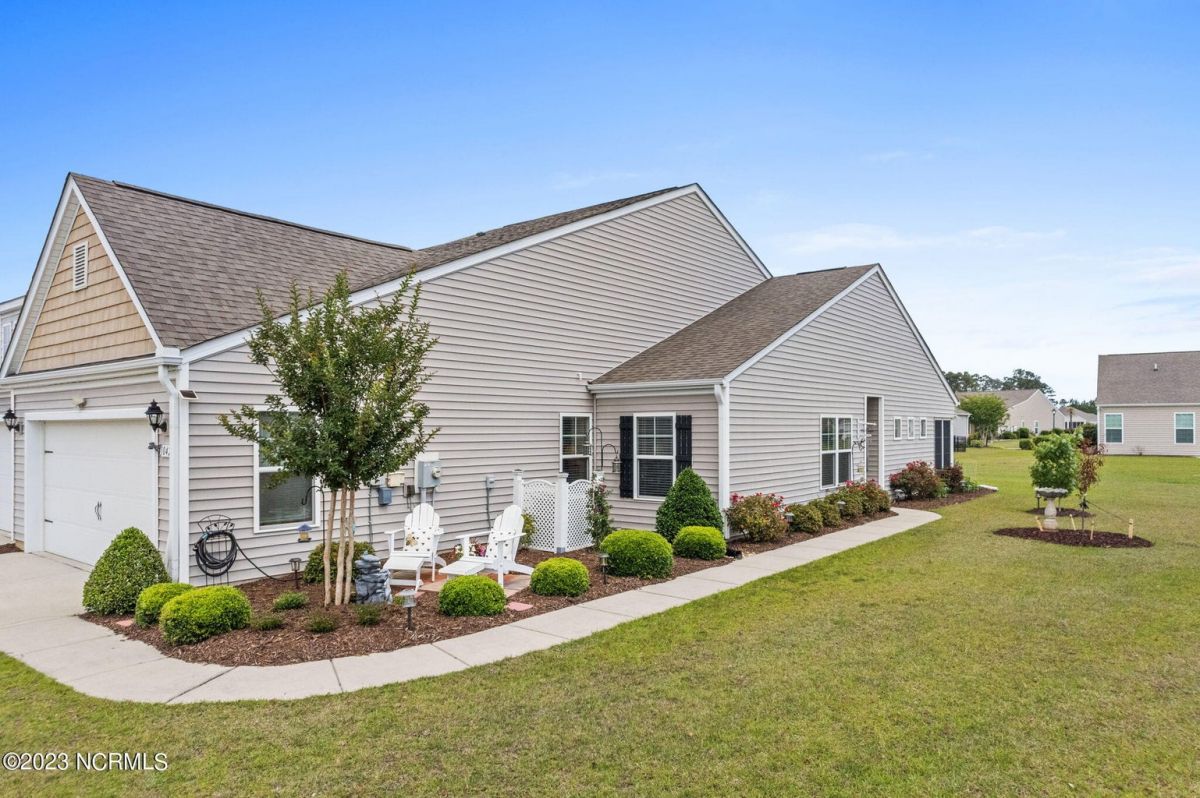 1042 Chadsey Lake Drive