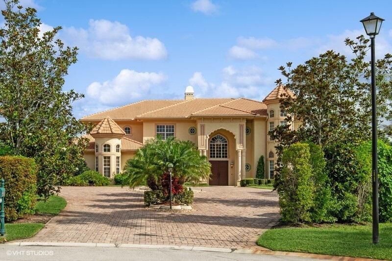 7956 Plantation Lakes Drive