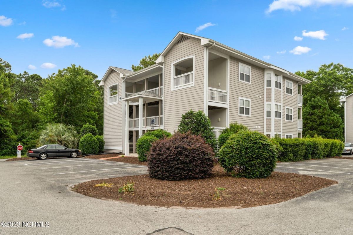 3030 Marsh Winds Circle