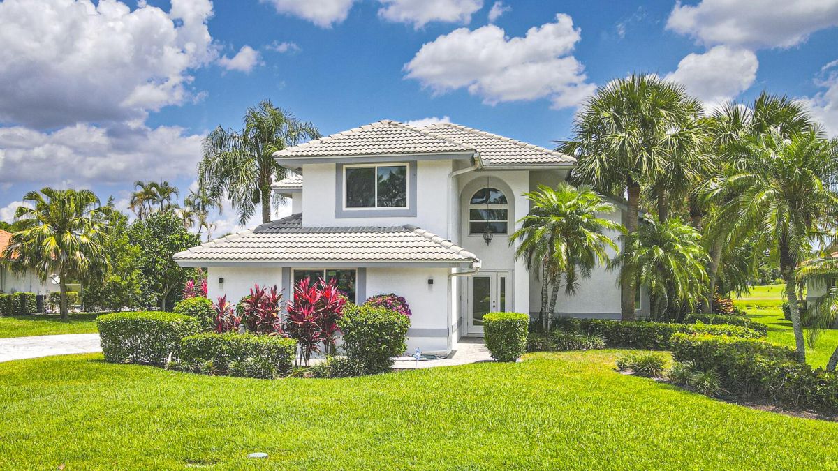 1215 Bent Pine Cove