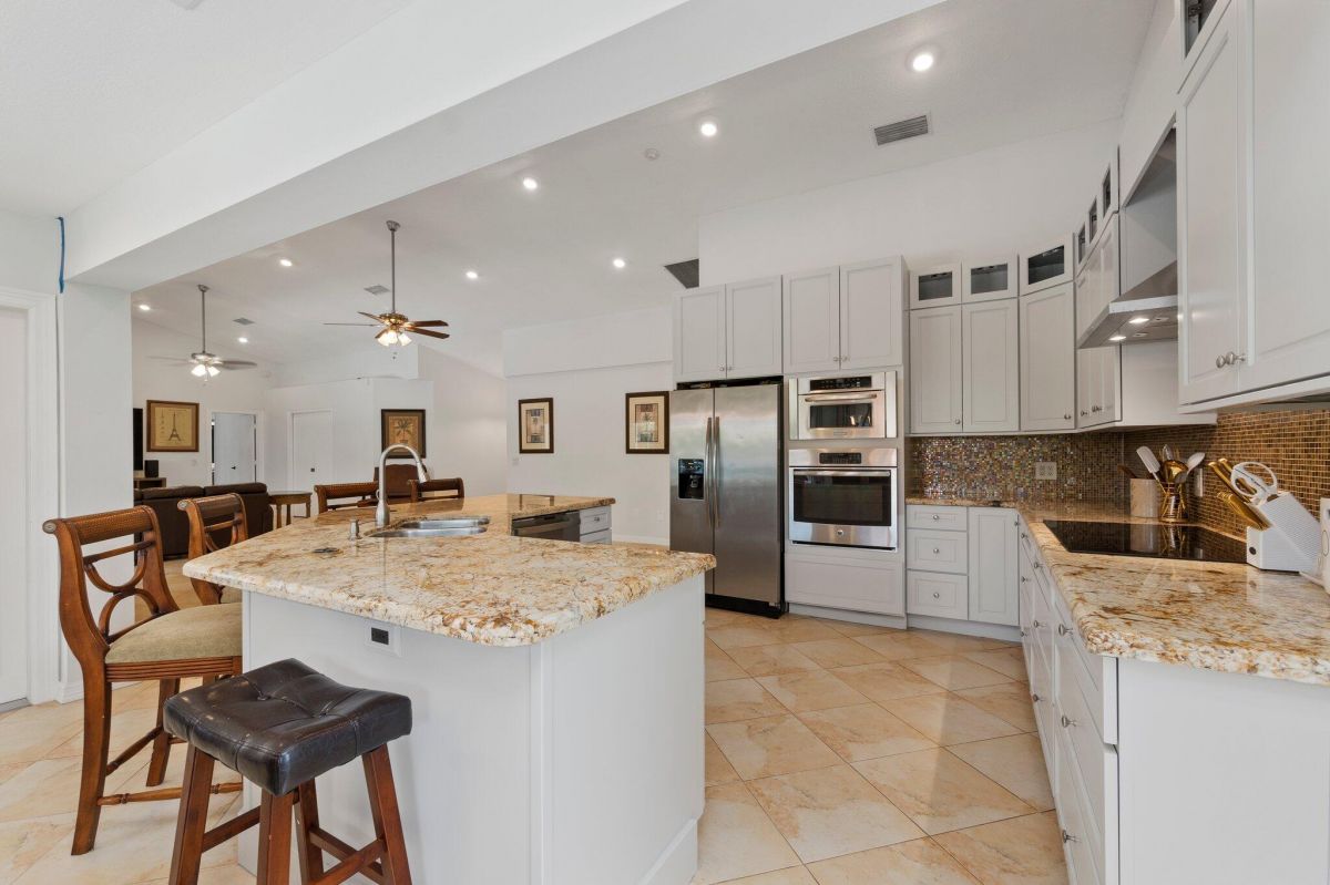 1226 Paradise Cove