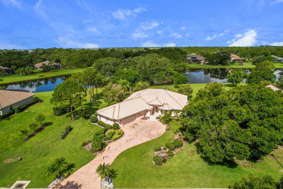 8056 Plantation Lakes Drive