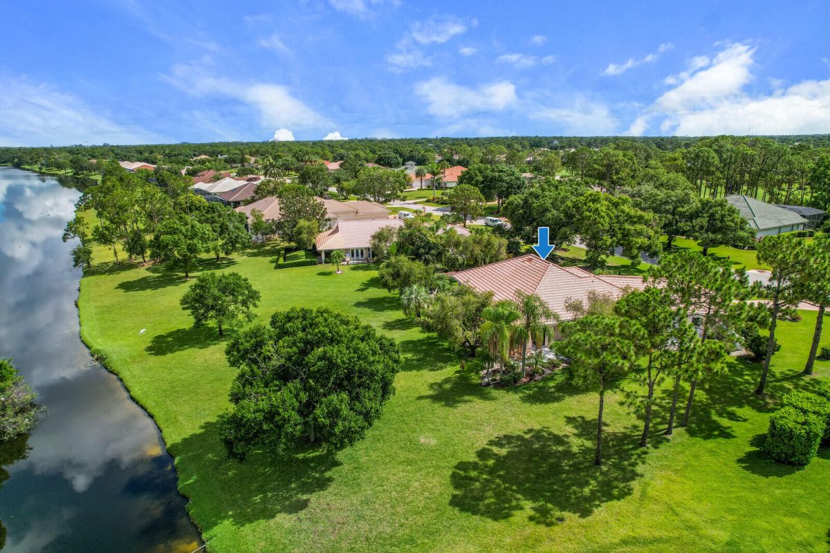 8056 Plantation Lakes Drive