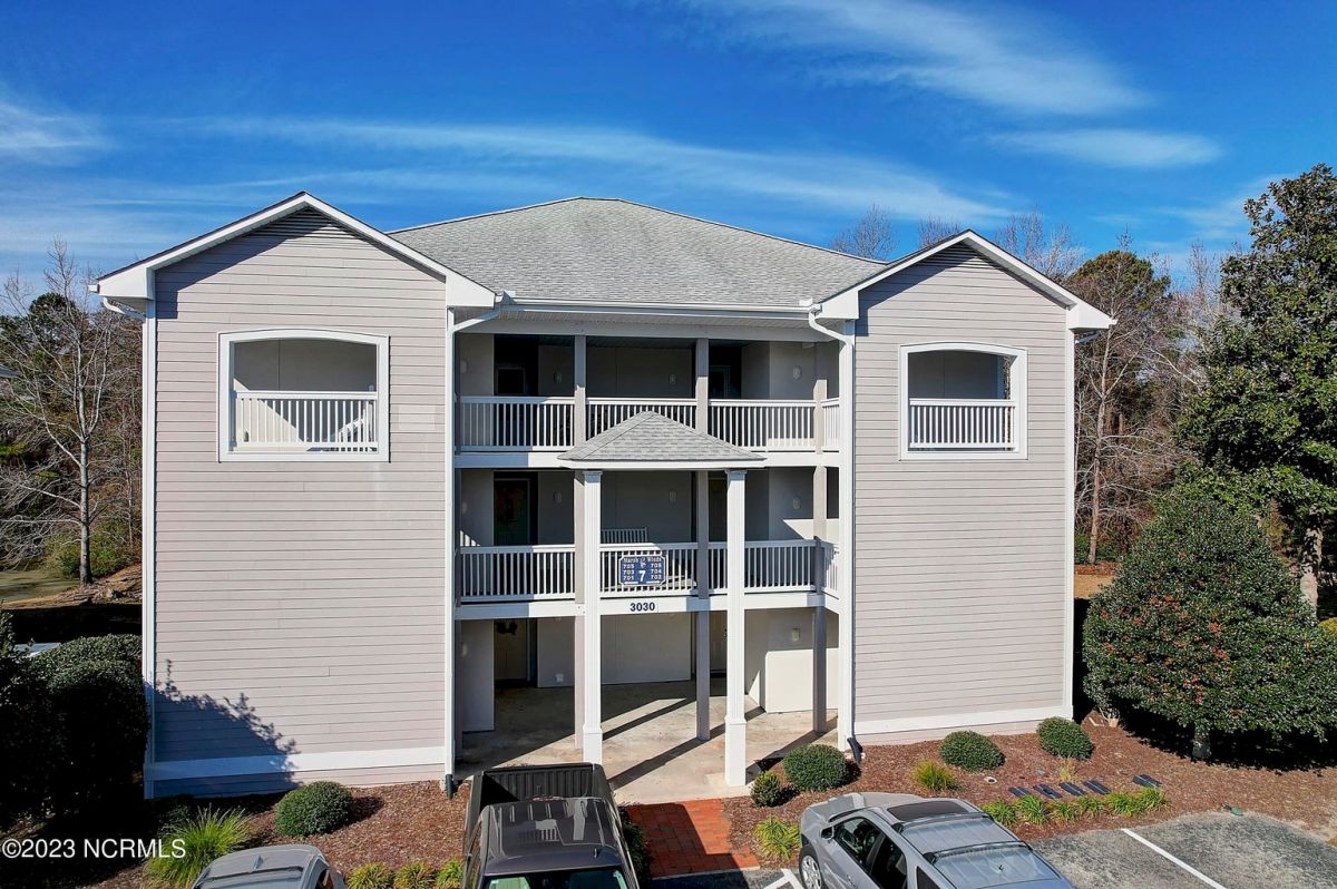 3030 Marsh Winds Circle