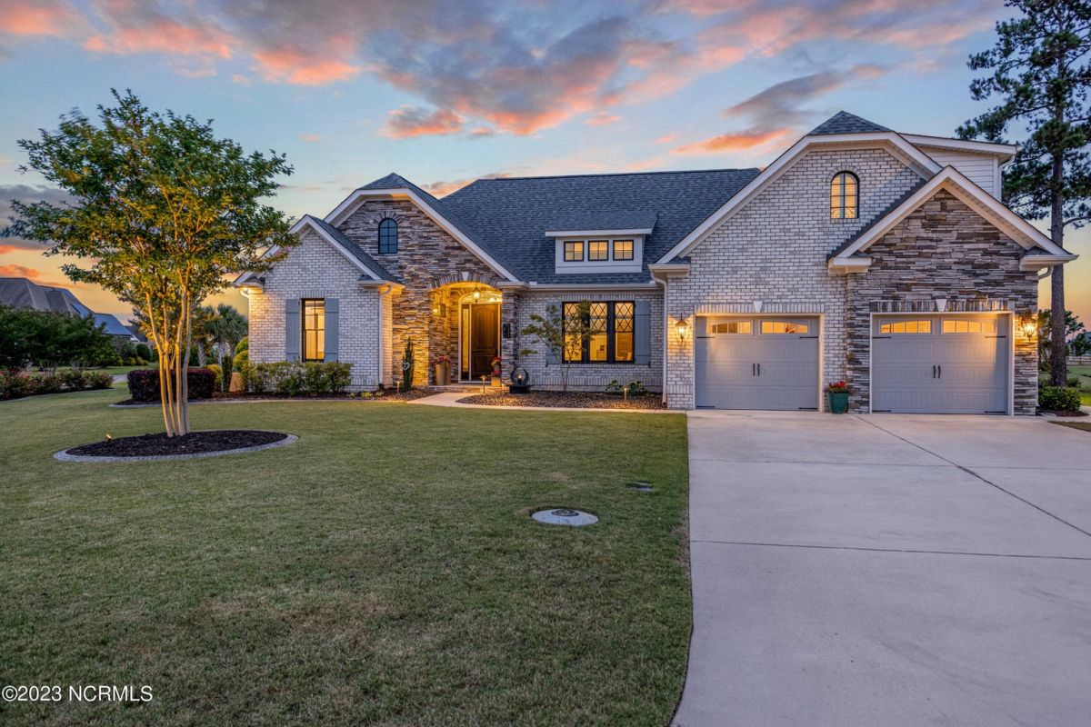 1005 Lismore Way