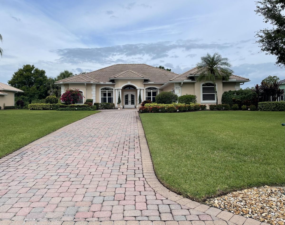 8012 Plantation Lakes Drive