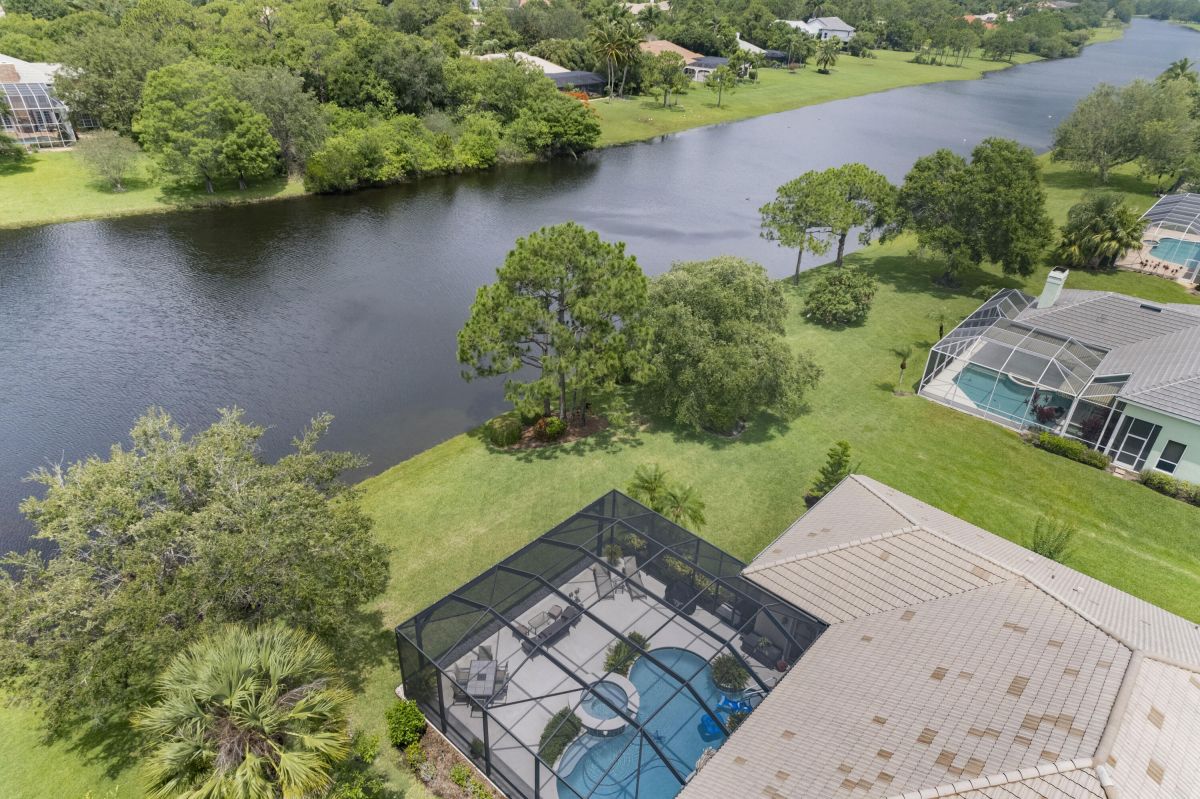 8012 Plantation Lakes Drive