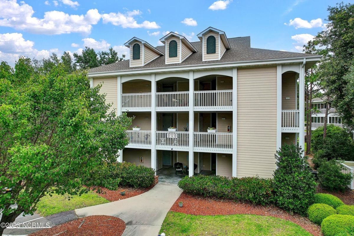 3350 Club Villas Drive