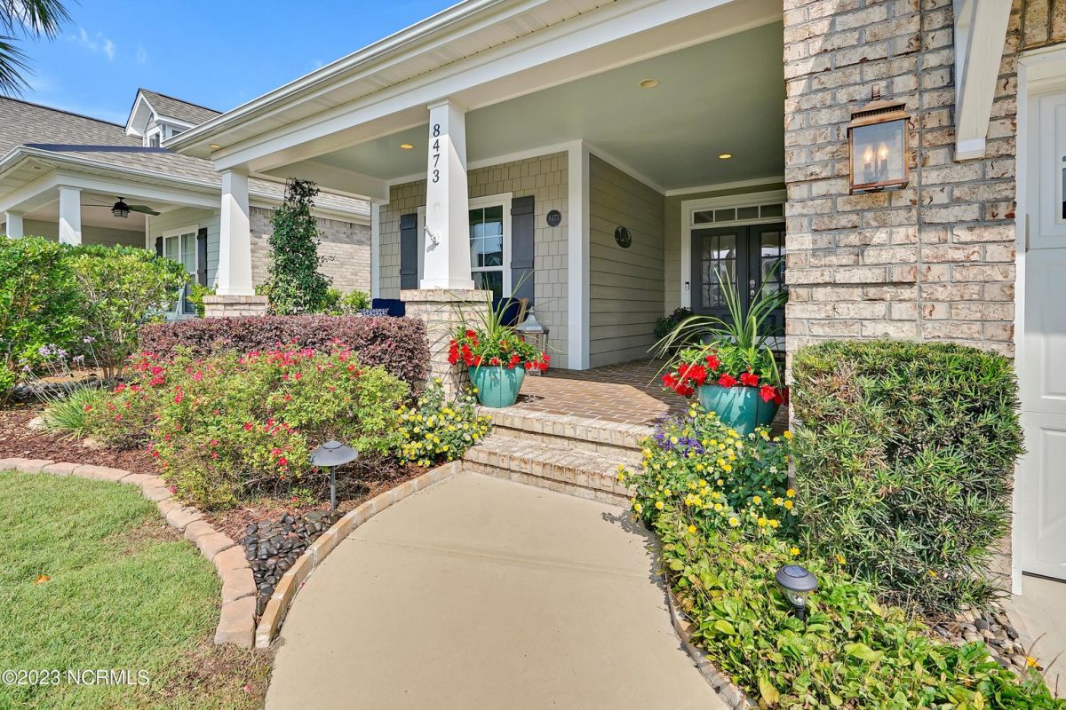 8473 Oak Abbey Trail