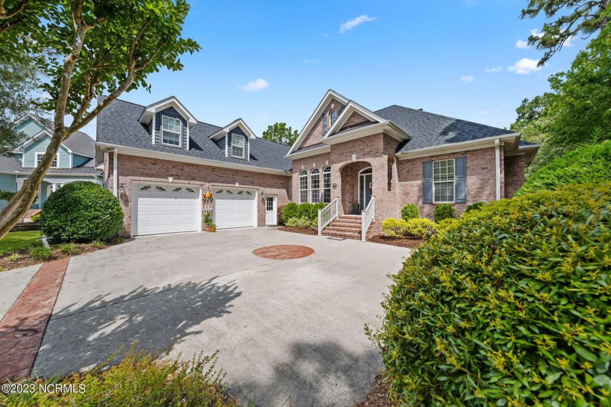 3712 Bradford Circle