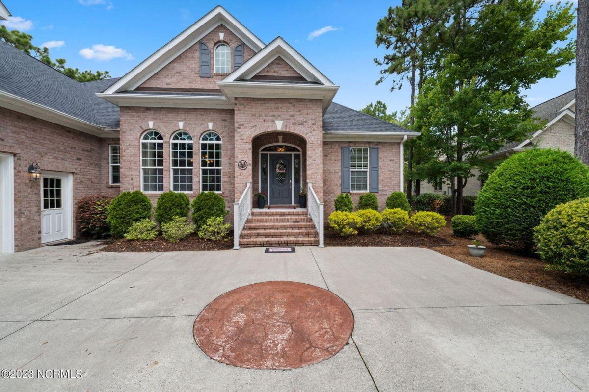 3712 Bradford Circle