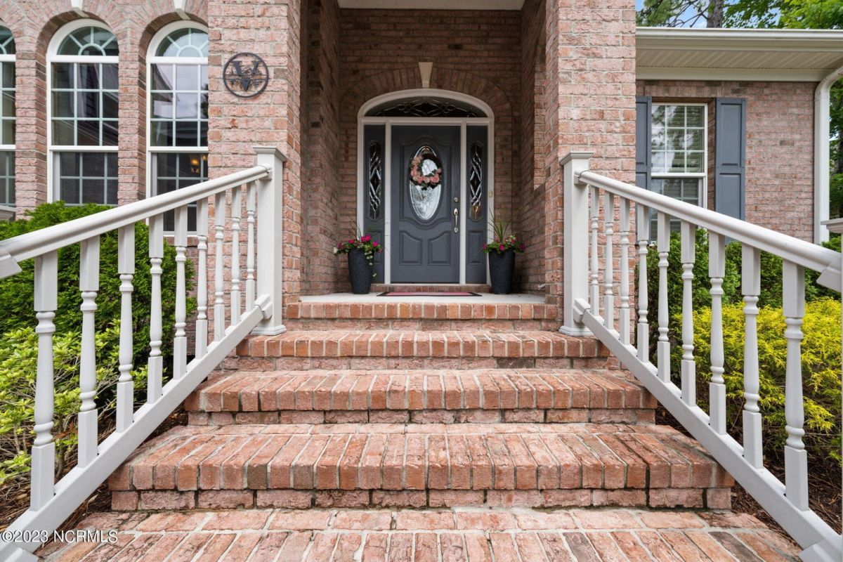 3712 Bradford Circle