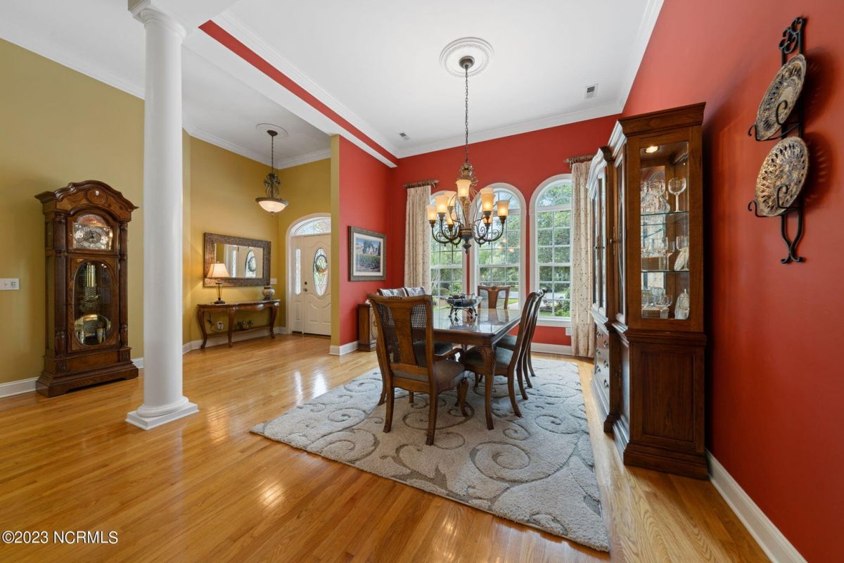 3712 Bradford Circle