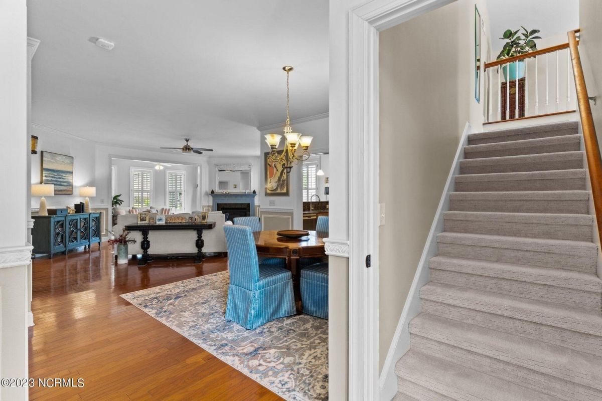 1243 Nightingale Court