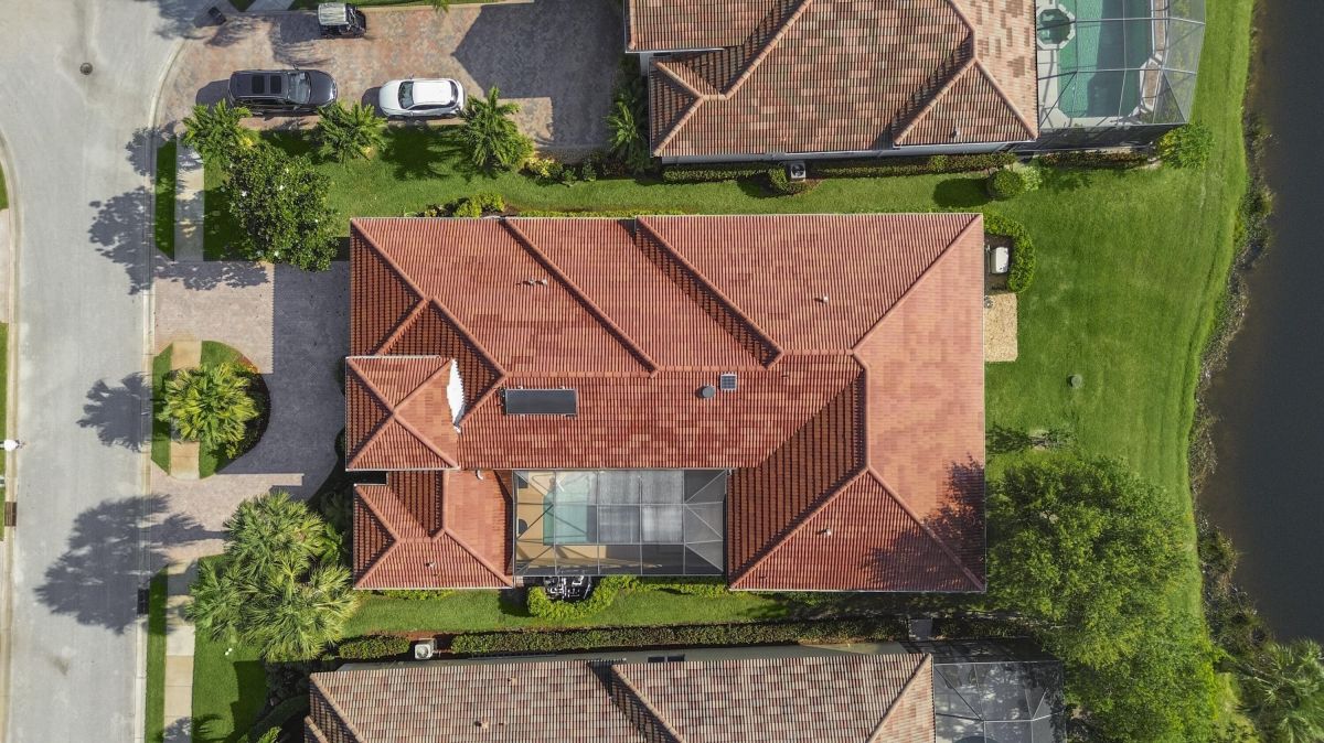 8608 Tompson Point Road