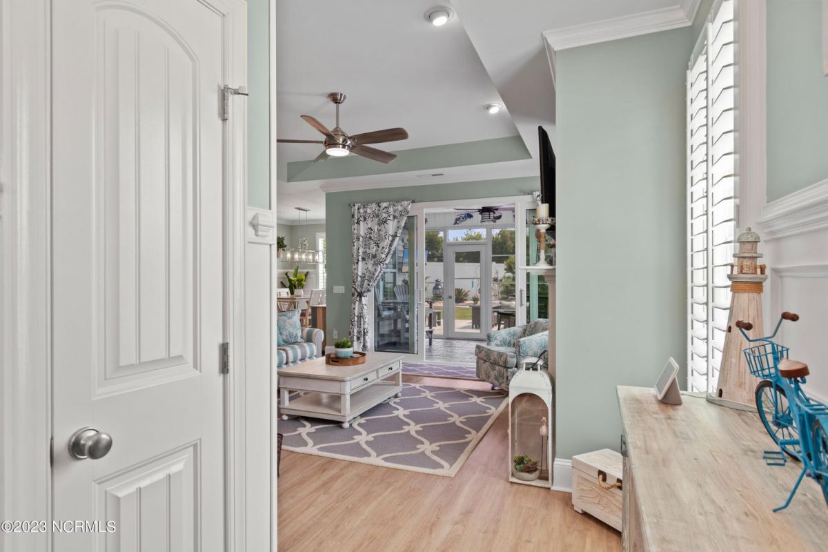 1297 Temeraire Court
