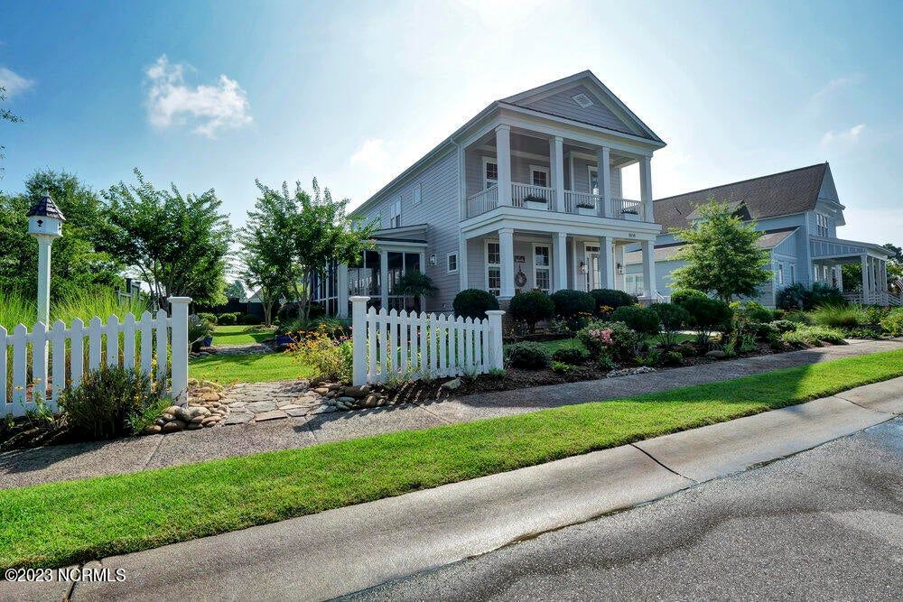 8658 Hammocks Cove Trail