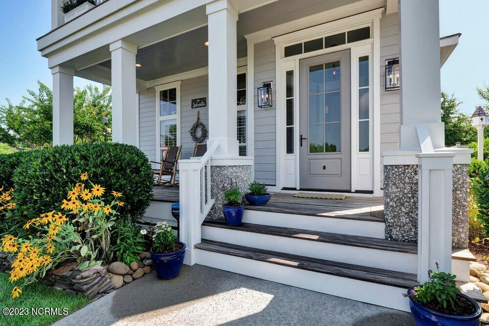 8658 Hammocks Cove Trail