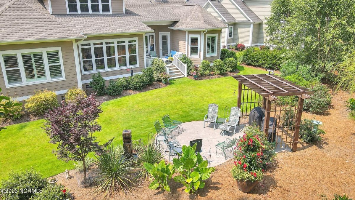 3878 Big Magnolia Way