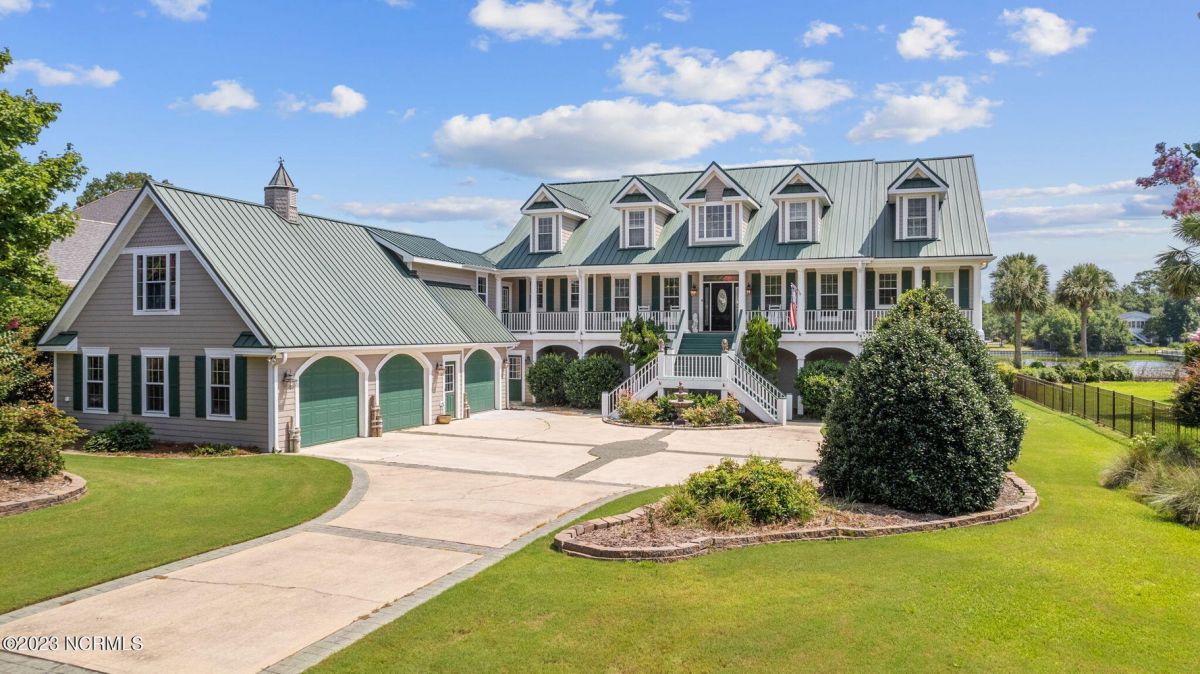 2771 Pinecrest Drive