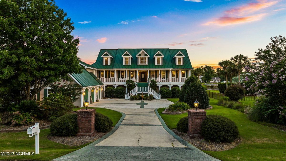 2771 Pinecrest Drive