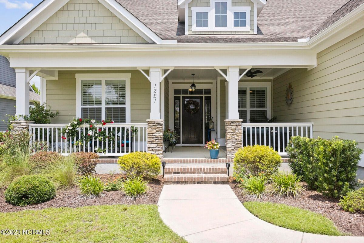 1281 Cross Water Circle