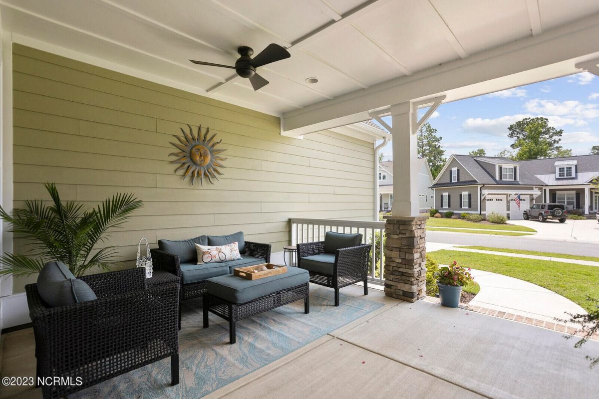 1281 Cross Water Circle