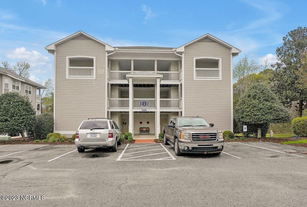 3030 Marsh Winds Circle