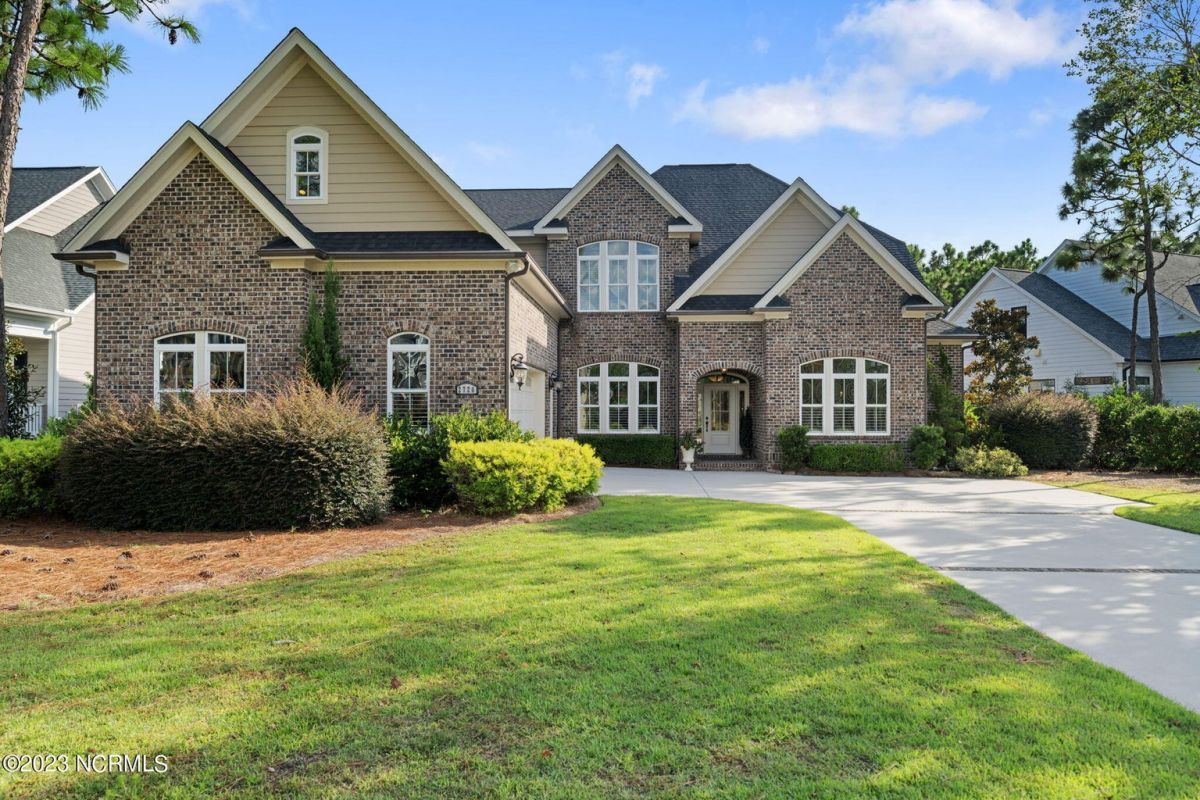 2726 Oak Forest Drive