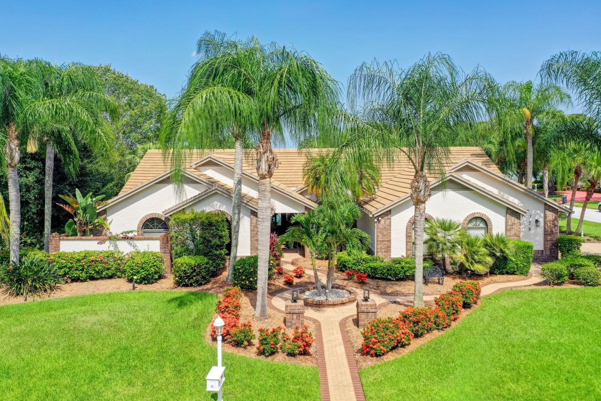 759 Pelican Cove