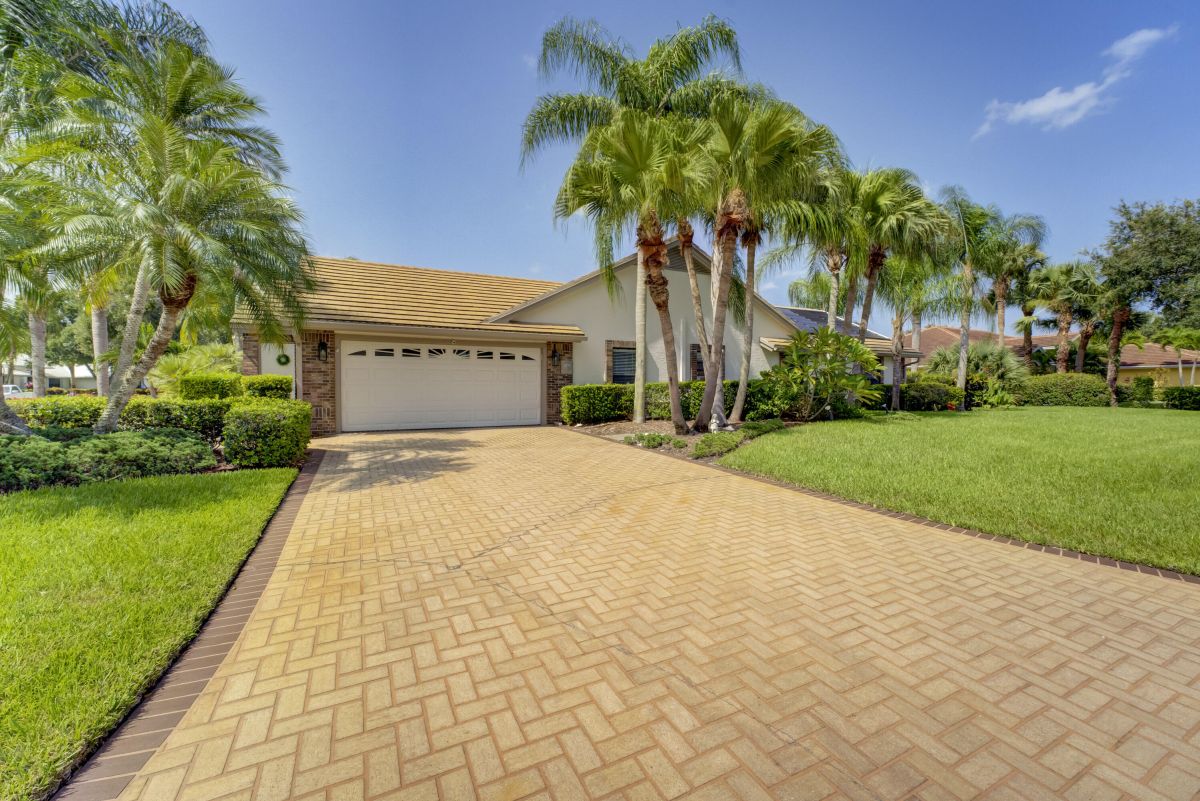 759 Pelican Cove