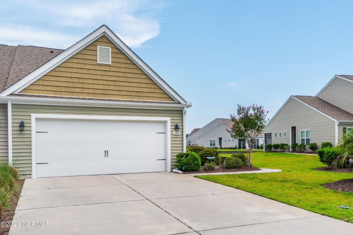 1049 Chadsey Lake Drive