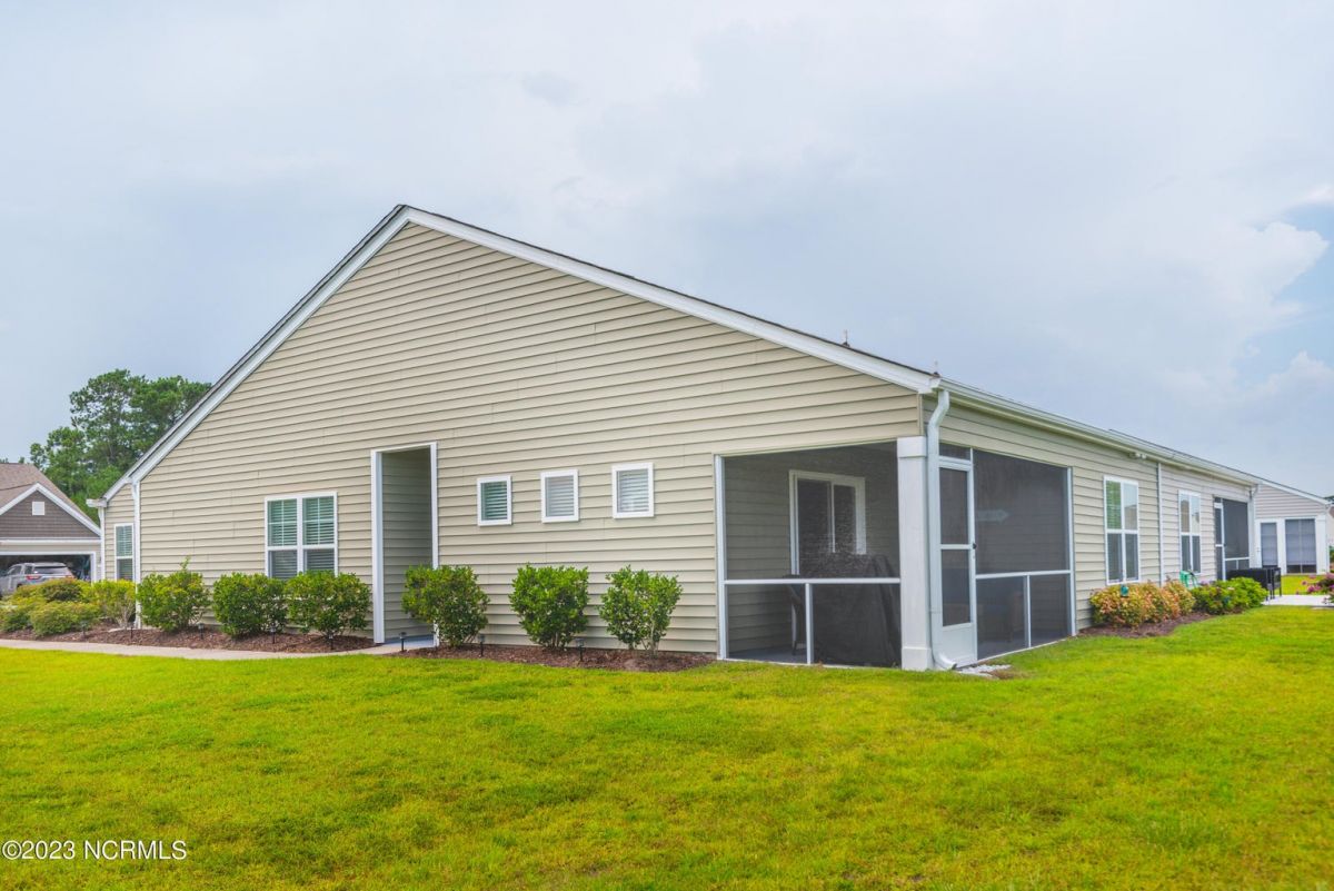 1049 Chadsey Lake Drive