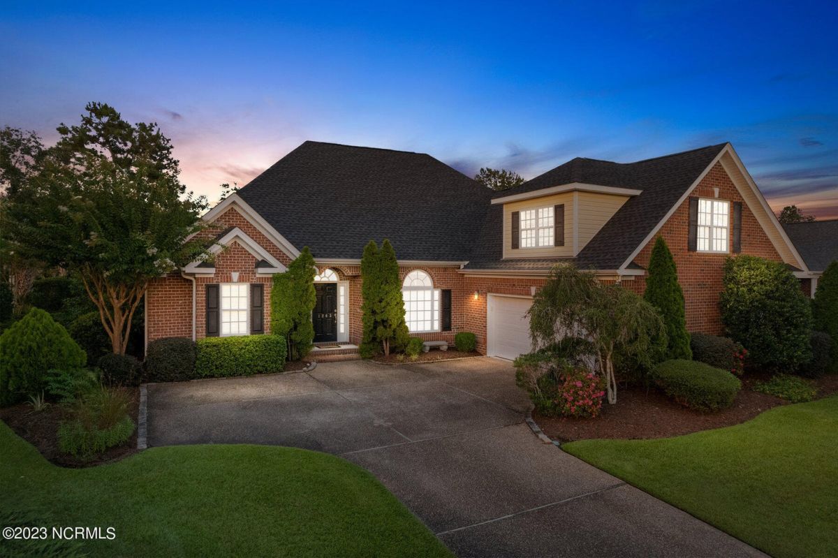 1203 Waterfall Way