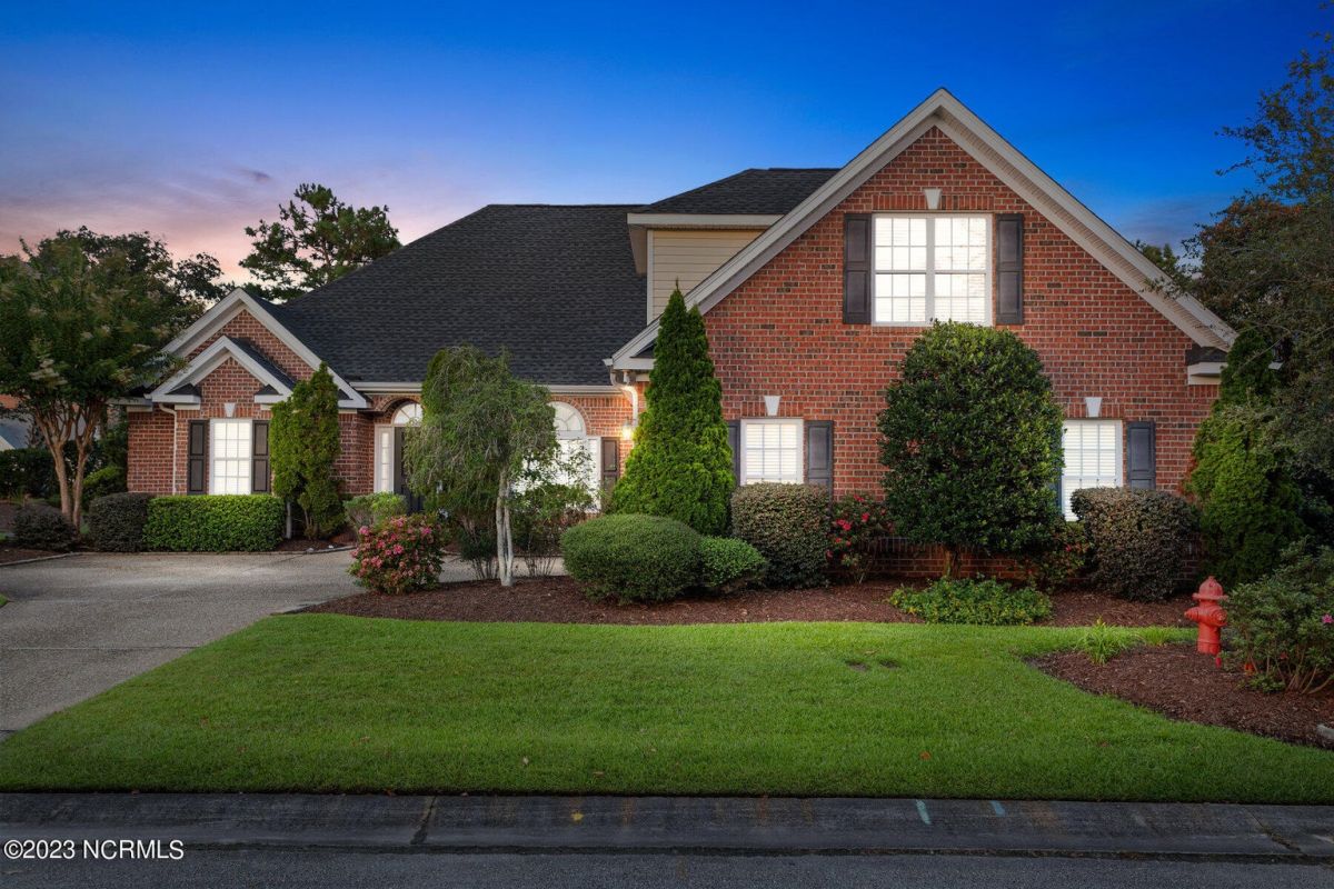 1203 Waterfall Way