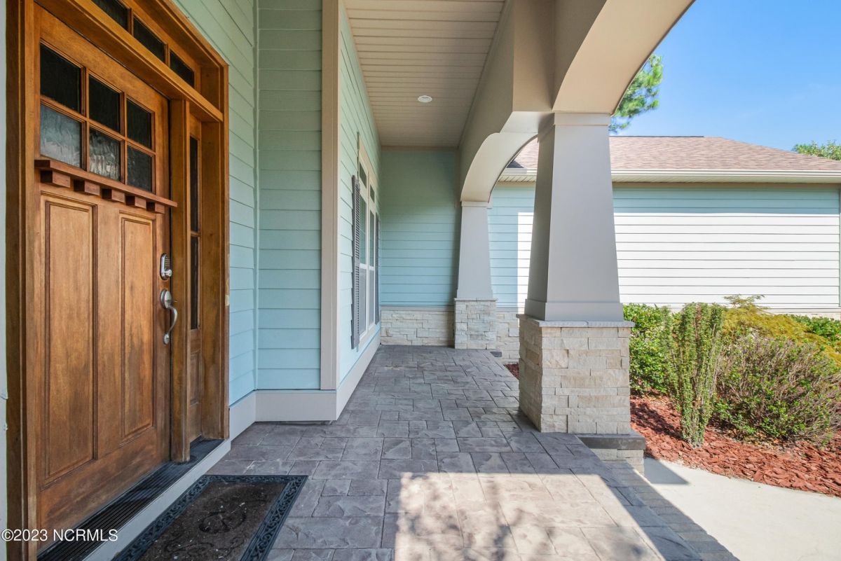 2561 Parkridge Drive