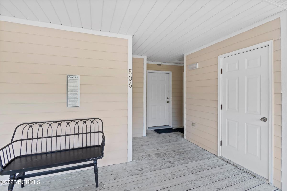 3350 Club Villas Drive