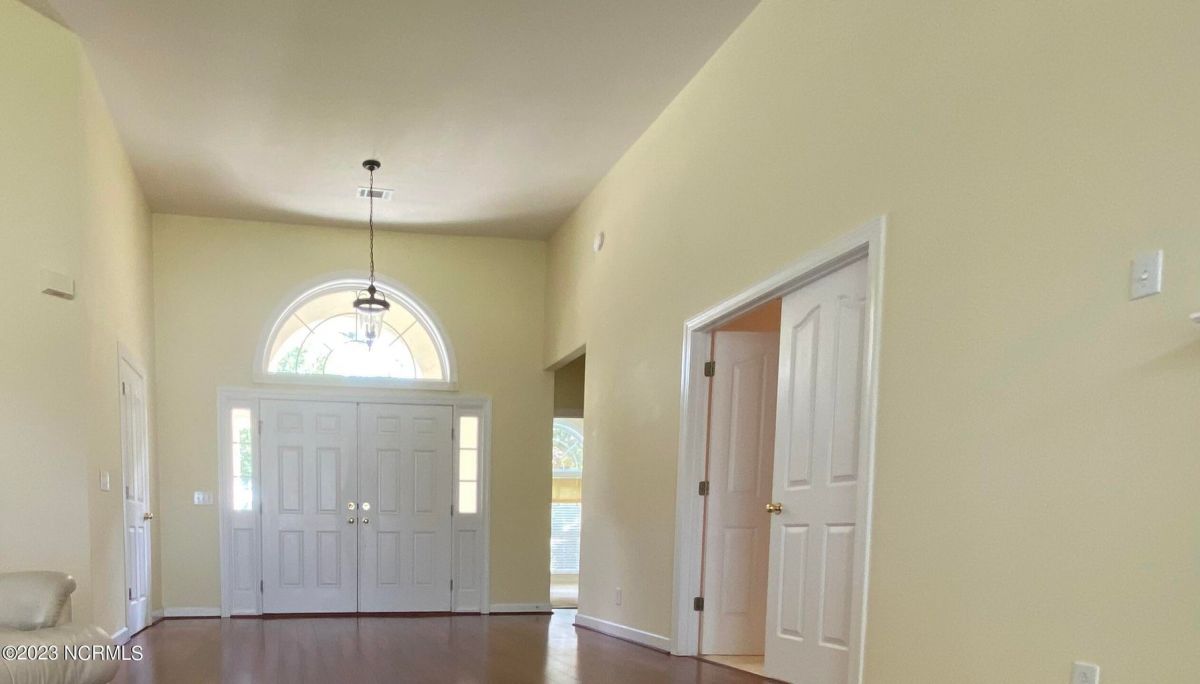 923 Sandpiper Bay Drive