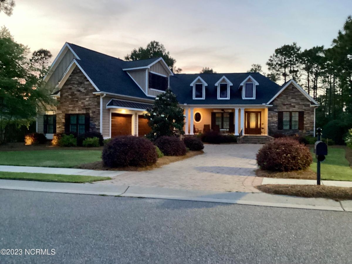 2563 Parkridge Drive