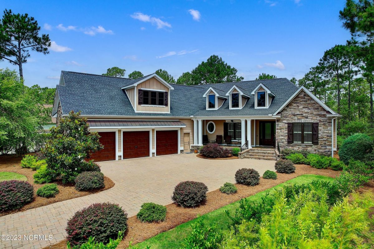 2563 Parkridge Drive