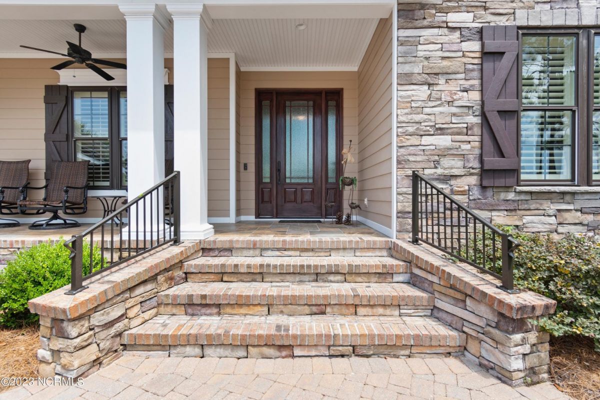 2563 Parkridge Drive